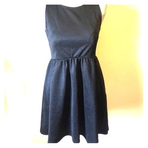 Xhilaration Embossed Black Dress Sz L